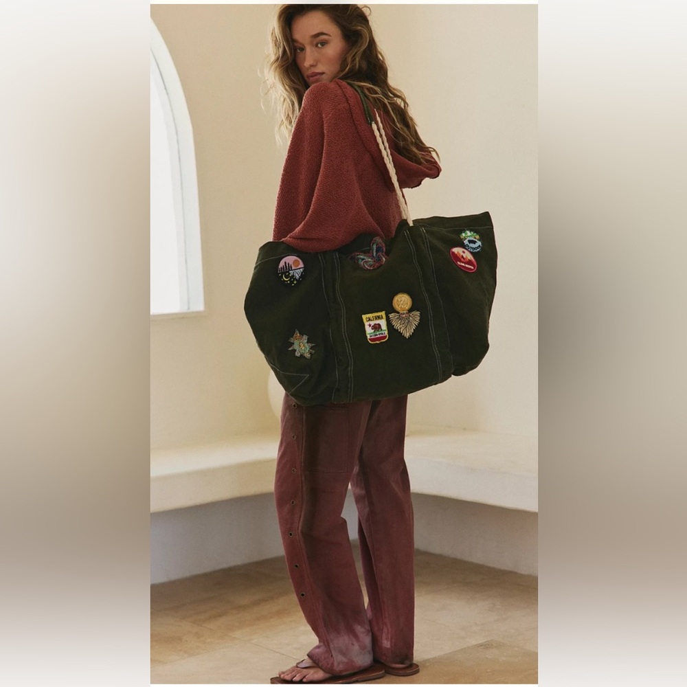 Free People Sea Serpent Weekender Tote Bag Olive Green Canvas NWT $128 - Picture 1 of 14